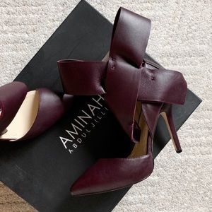 AMINAH ABDUL JILLIL Maroon Bow pump